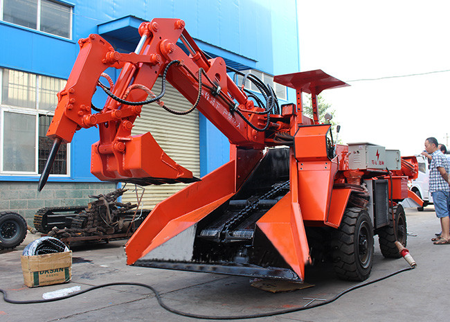 80刮闆型破碎錘扒渣機